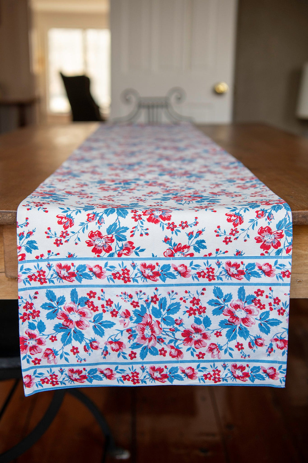 Magnolia Table Runner